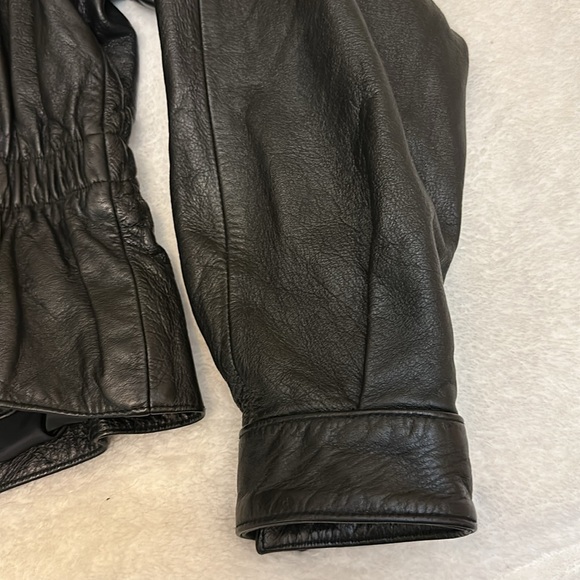 Vtg Maggie Lawrence Jacket Womens
Motorcycle Punk Pop 80s Leather
Cinched waist - Picture 12 of 16